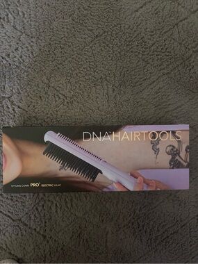 DNA Hairtools Heated Styling Comb - Electric Lilac